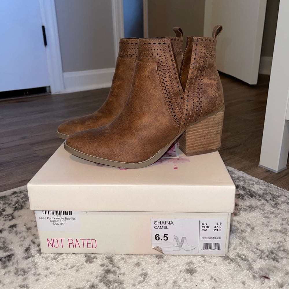 Boutique boots. Only worn once size 6.5